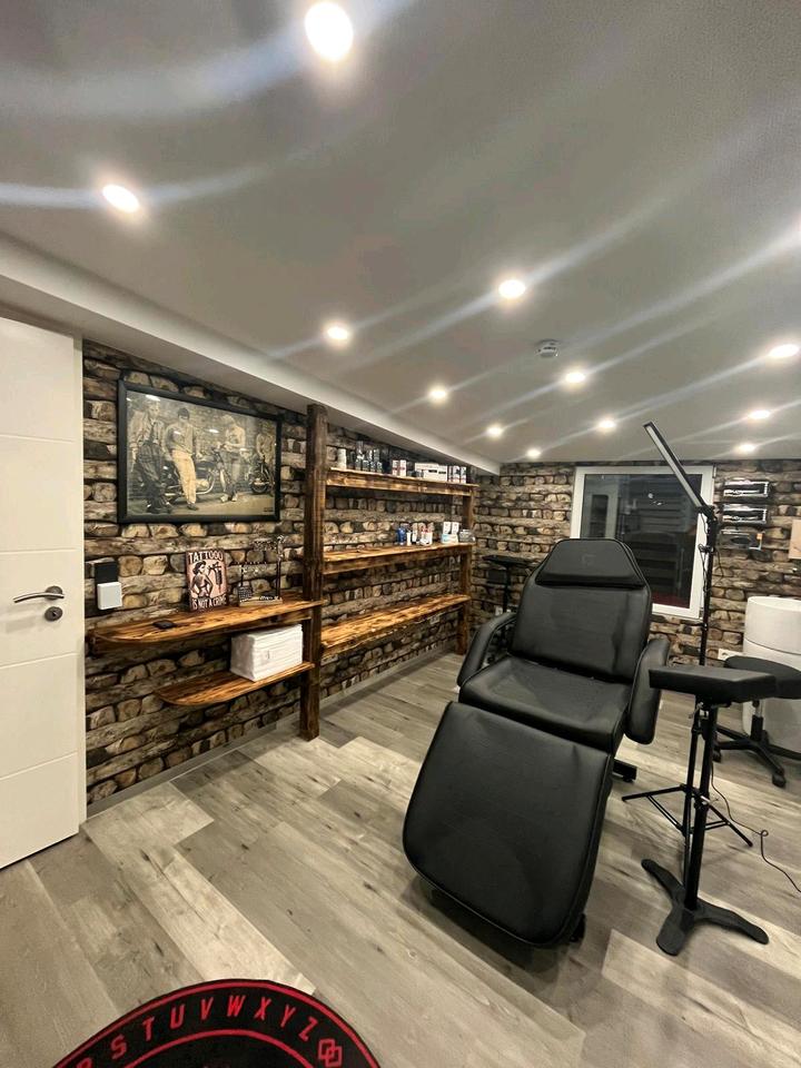 Thumbnail-Tattoo-Studio PiercingStudiozu vermieten -STUNDENWEISEMONATLICH-