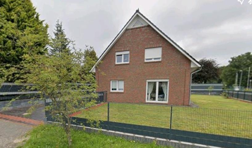 Thumbnail-Einfamilienhaus mit Garage