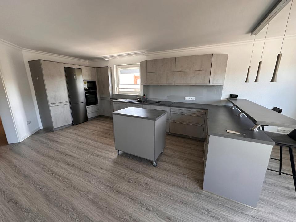 Thumbnail-Luxuriöse, barrierefreie 4 Zimmer Wohnung mit Balkon, Klimaanlage