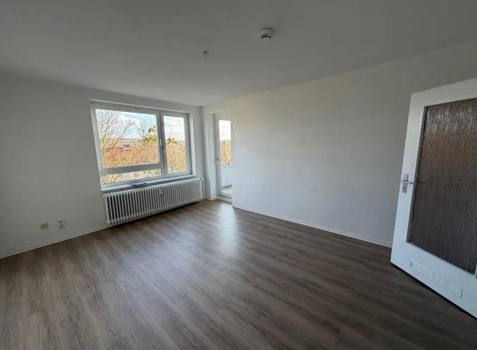 Thumbnail-**Am Freibad 7, Bad | Attraktive 3-Zimmer-Wohnung in Salzgitter-Bad: Frisch renoviert mit Balkon