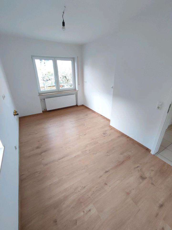 Thumbnail-Renovierte Wohnung 90m2 mit großem Balkon