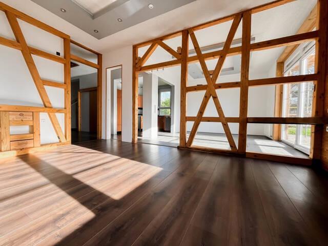 Thumbnail-Modernisiertes Wohnhaus mit großem Grundstück