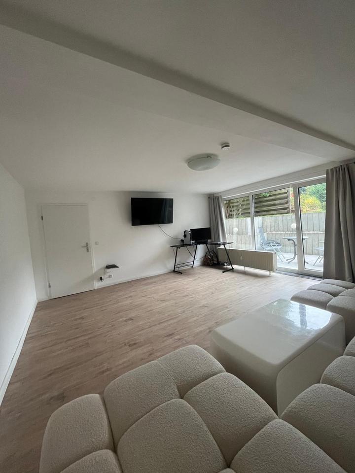 Thumbnail-Helle 2 Zimmer Wohnung mit Terrasse und Garten