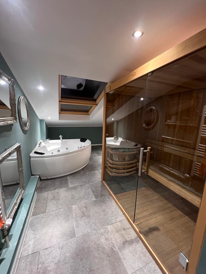 Thumbnail-Exklusive 260 m² Stadtwohnung – Sauna, Whirlpool, 6 Schlafzimmer