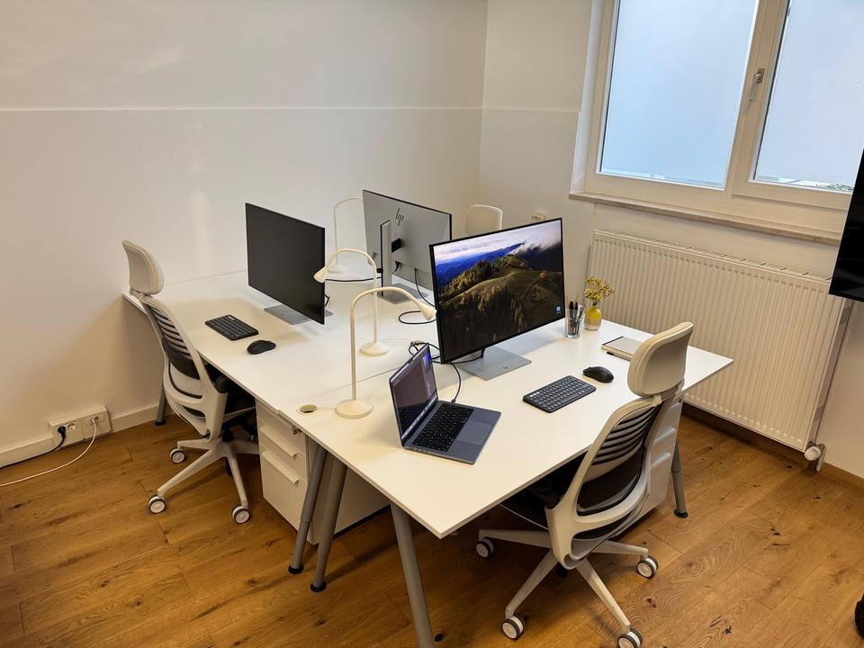 Thumbnail-Coworking-Plätze im Design Studio - Sendling München Fester Tisch