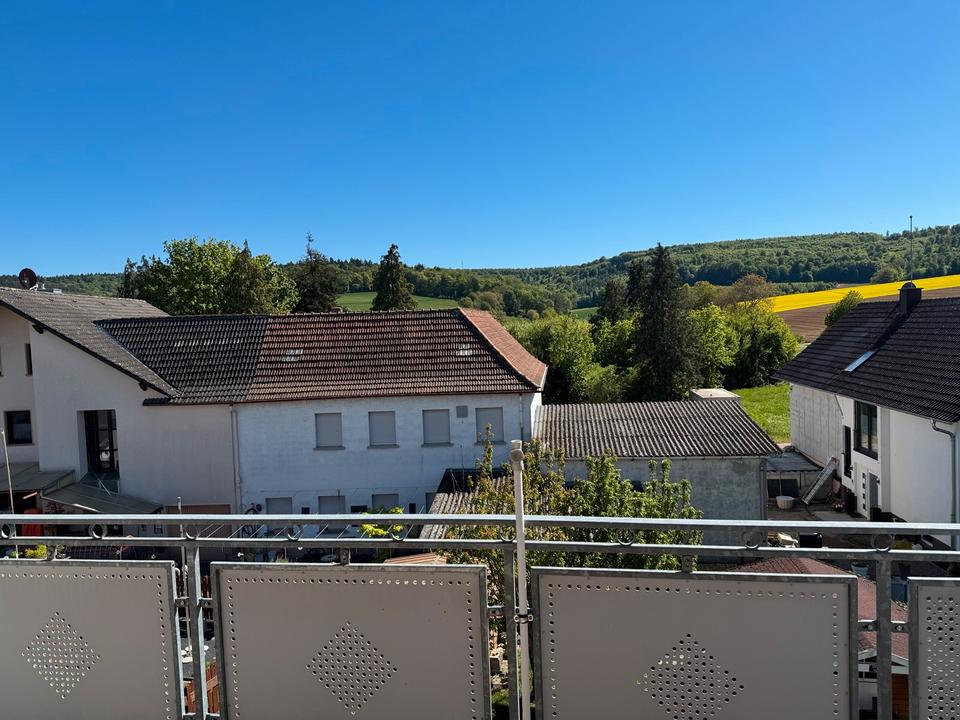 Thumbnail-Helle 4 Zimmer Wohnung mit EBK und Ausblick