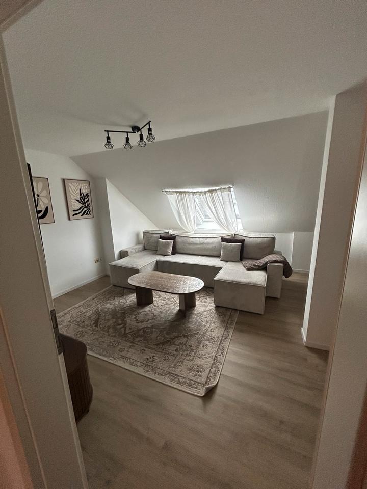 Thumbnail-Schöne 3-Zimmer-Dachgeschosswohnung