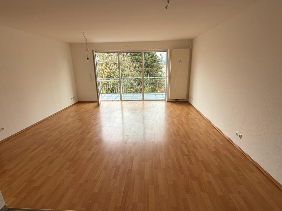 Thumbnail-Schöne helle Seniorenwohnung mit Parkblick