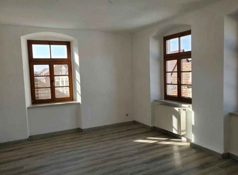 Thumbnail-Großzügige 4-Zimmer-Wohnung in zentraler Lage