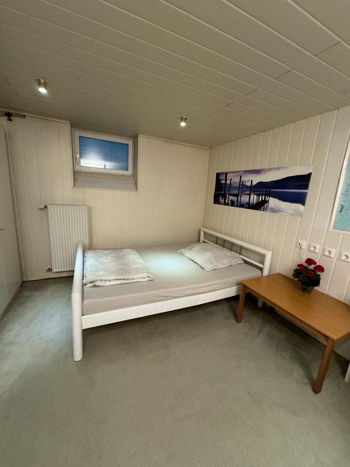 Thumbnail-WG Zimmer 20qm, Souterrain, geräumig, 3m Schrank, sehr ruhig,