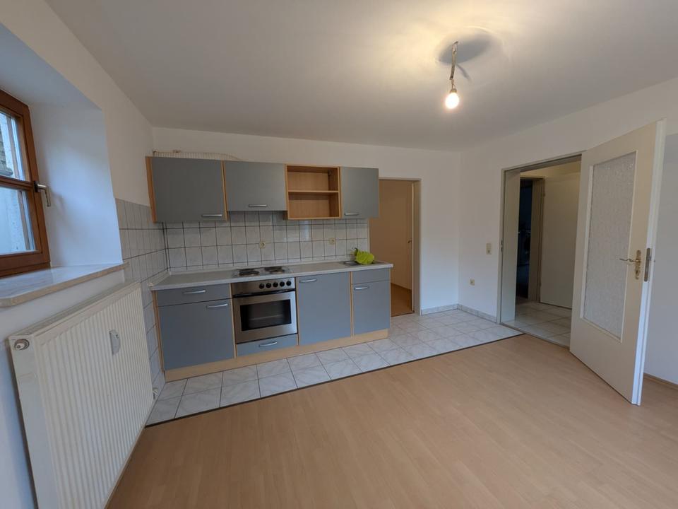 Thumbnail-Gemütliche 1,5-Zi.-Souterrainwohnung mit EBK & Stellplatz