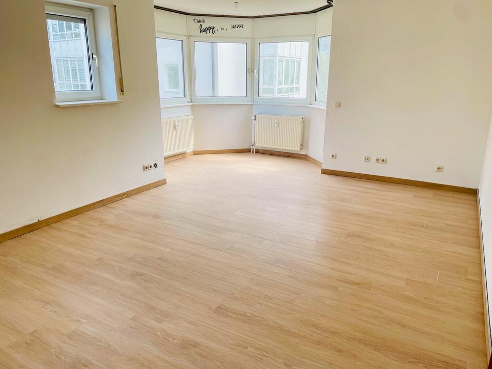 Thumbnail-Moderne 2-Zimmer-Wohnung mit Wintergarten in ruhiger Lage