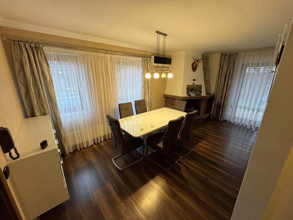 Thumbnail-Großzügiges Zweifamilienhaus zu vermieten