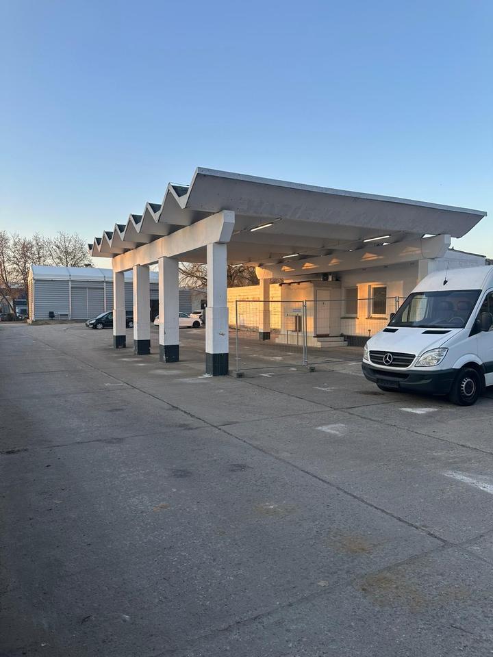 Thumbnail-TOP FREIFLÄCHE MIT BÜRO UND LAGER IN BERLIN-WEISSENSEE Gewerbegrundstück Garage Werkstatt Stellplatz Autoplatz Gewerbefläche Betoniert Lager-Halle