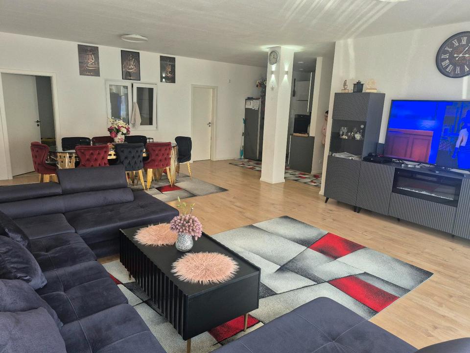 Thumbnail-Kernsanierte 5 Zimmer Wohnung ink. Möbel&EBK Terasse &Parkplatz