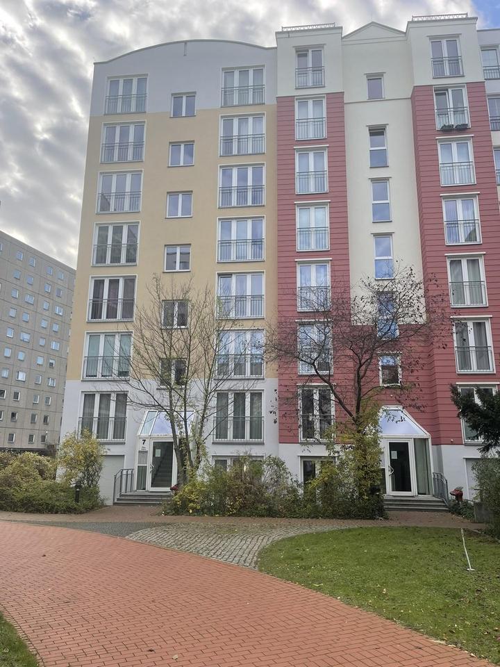 Thumbnail-3 Zimmerwohnung am Alexanderplatz EG eigner Garten TG Möbliert Doorman