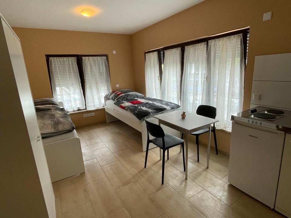 Thumbnail-Monteur Zimmer eigene Bad und Küche Neubau München