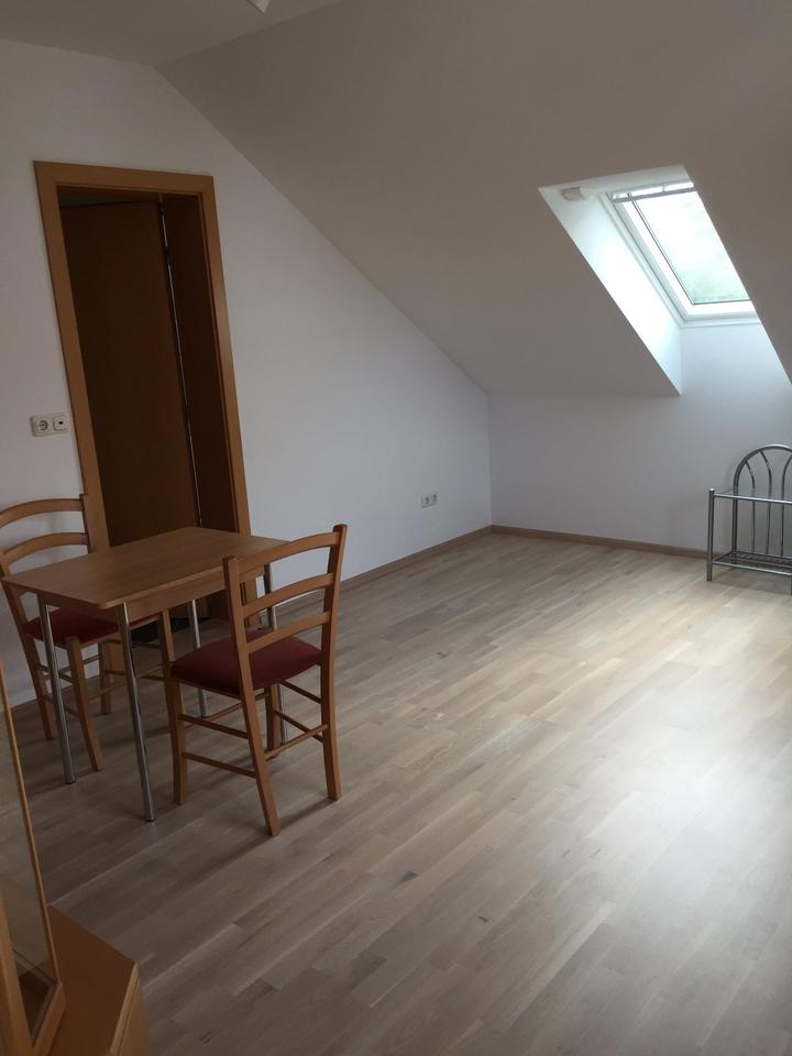 Thumbnail-Schöne 1- Zimmer DG- Wohnung in München-Harthof