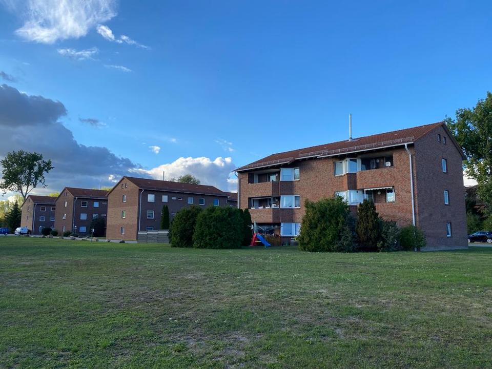 Thumbnail-Attraktive 4-Raum-Wohnung mit Balkon in Großalsleben