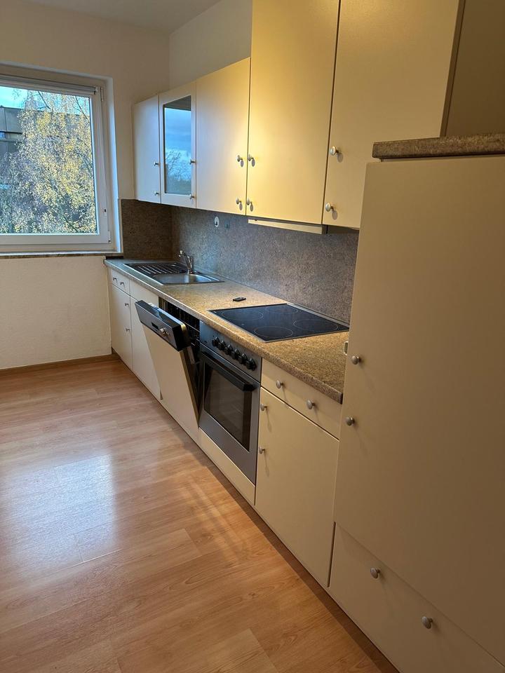 Thumbnail-Schöne 3-Zimmer Wohnung im Zentrum mit Balkon und Tiefgarage