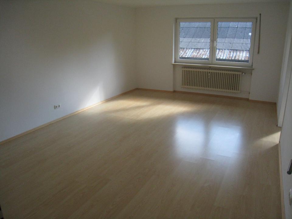 Thumbnail-Helle und geräumige 2,5-Zimmer-Wohnung – Bezugsfrei ab 01.01.2026