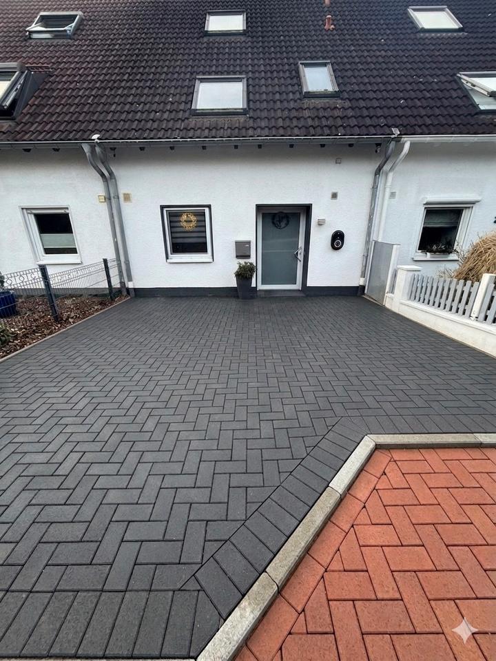 Thumbnail-modernes Reihenhaus mit Fußbodenheizung und Terrassenüberdachung