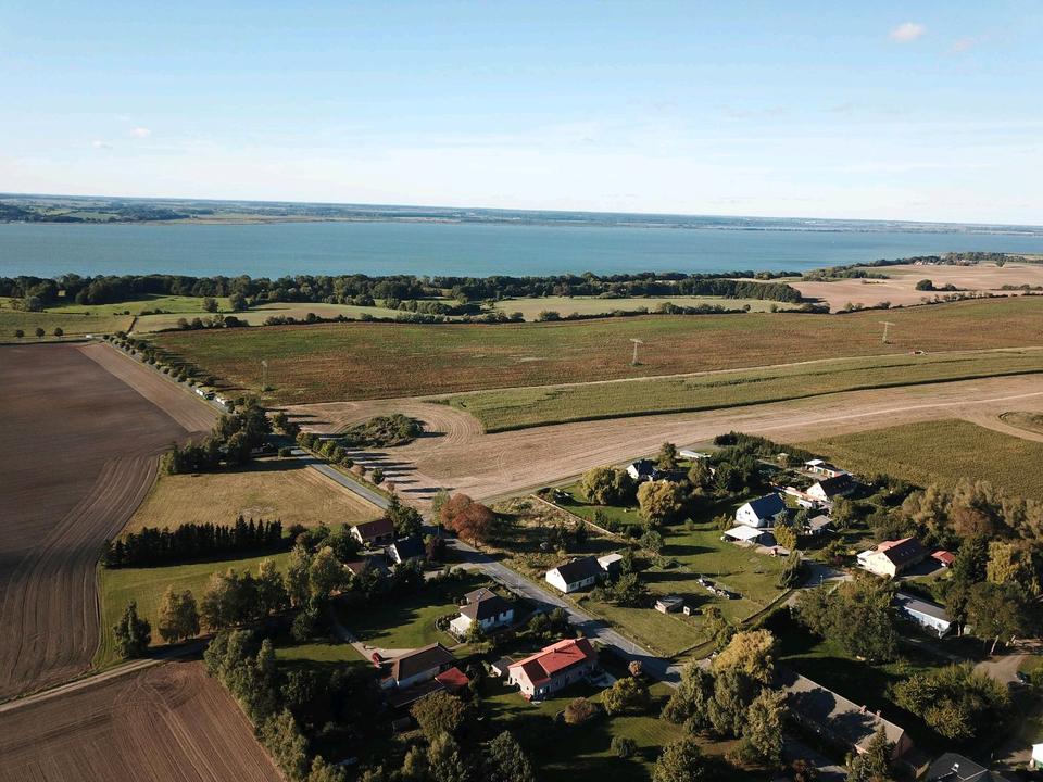 Thumbnail-Einfamilienhaus mit großem Grundstück in Seenähe