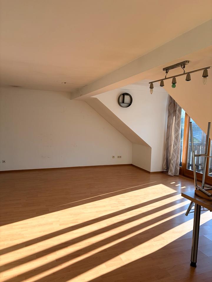 Thumbnail-Helle Dachgeschosswohnung mit Balkon in Waldhölzbach