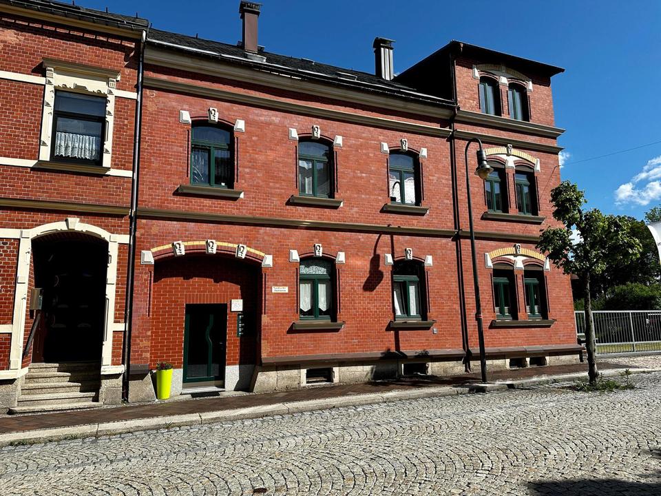 Thumbnail-renovierte 51m² 2-Zimmer-DG Wohnung mit EBK in Schöneck Vogtl.