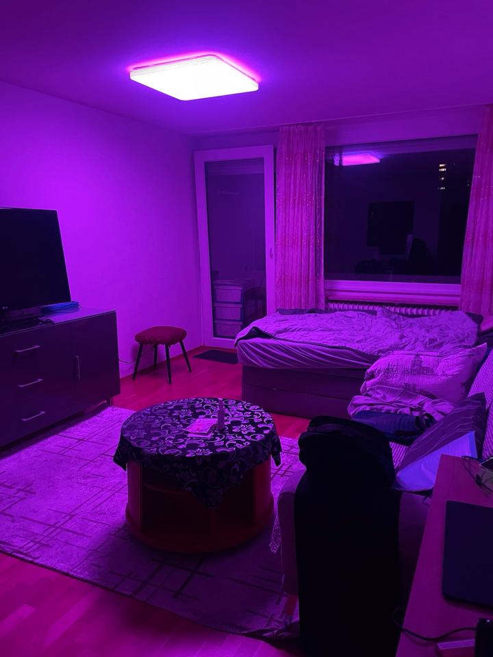 Thumbnail-Wohnung | Bus vor Haustür