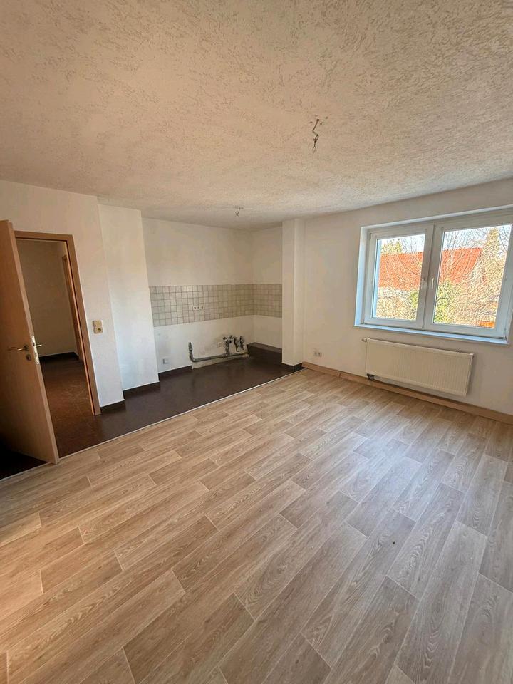 Thumbnail-Schöne, helle 2- Zimmer Wohnung, zentral gelegen