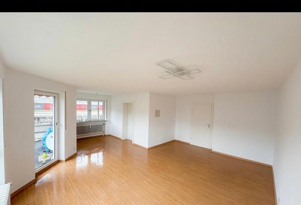 Thumbnail-Renovierte 2-Zimmer-Wohnung mit Balkon & TG-Stellplatz (Erbpacht)