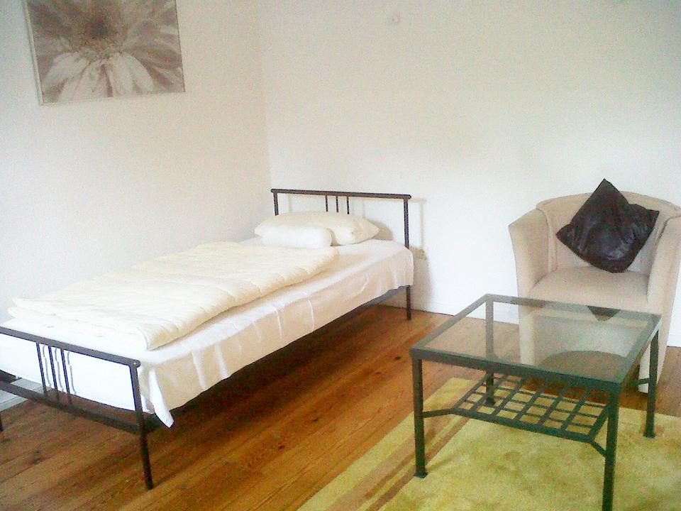 Thumbnail-Möbliertes Zimmer in 4-Zimmer WG-Etage Hermsdorf