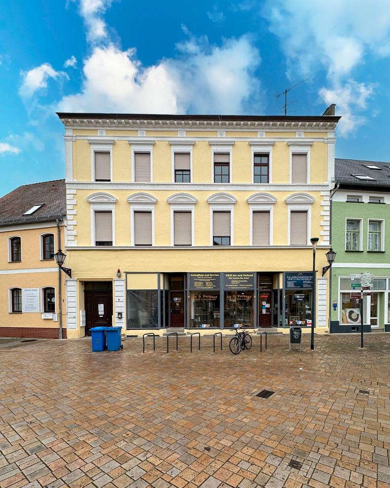 Thumbnail-Charmante und großzügige Altbauwohnung am Markt in Schönebeck