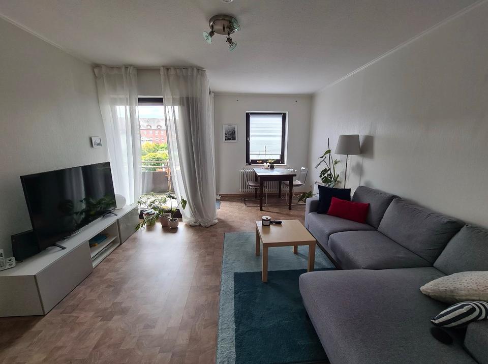 Thumbnail-Moderne 2-Zimmer Wohnung mit Balkon, Einbauküche und Stellplatz