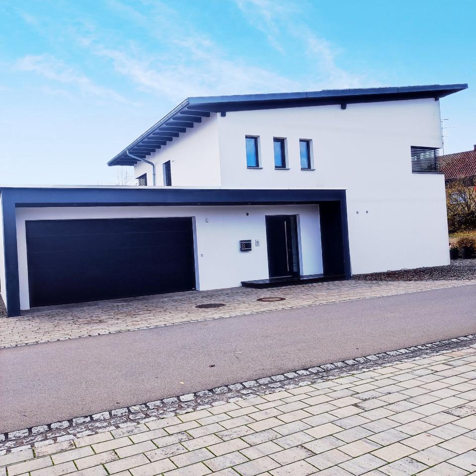 Thumbnail-Modernes Einfamilienhaus mit Erdwärmepumpe & Photovoltaik .