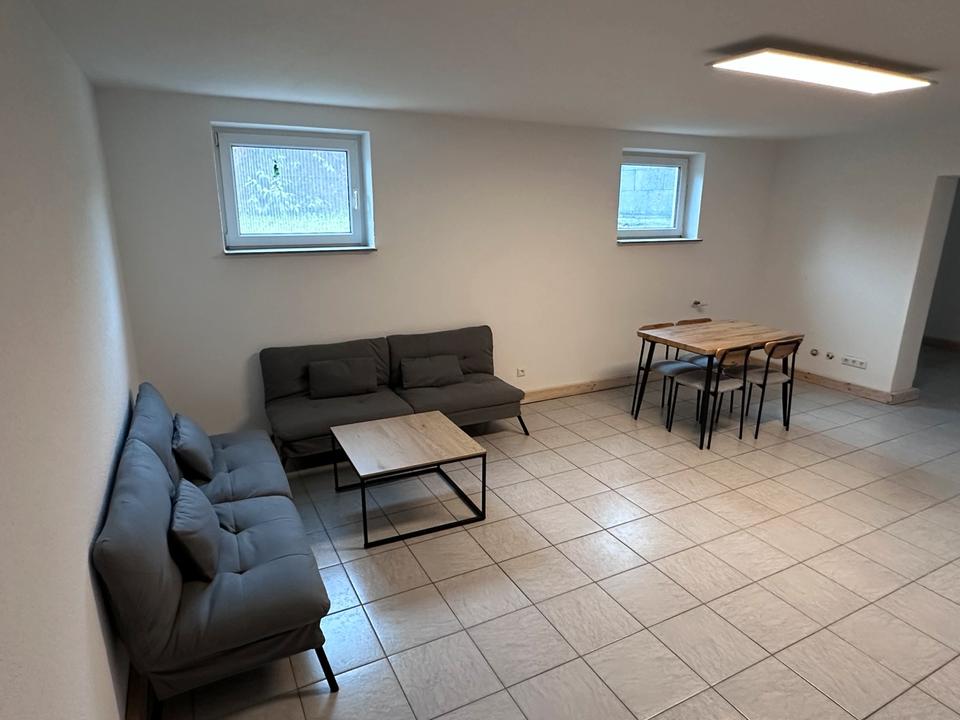 Thumbnail-Möblierte 2,5 Zimmer Souterrain Wohnung