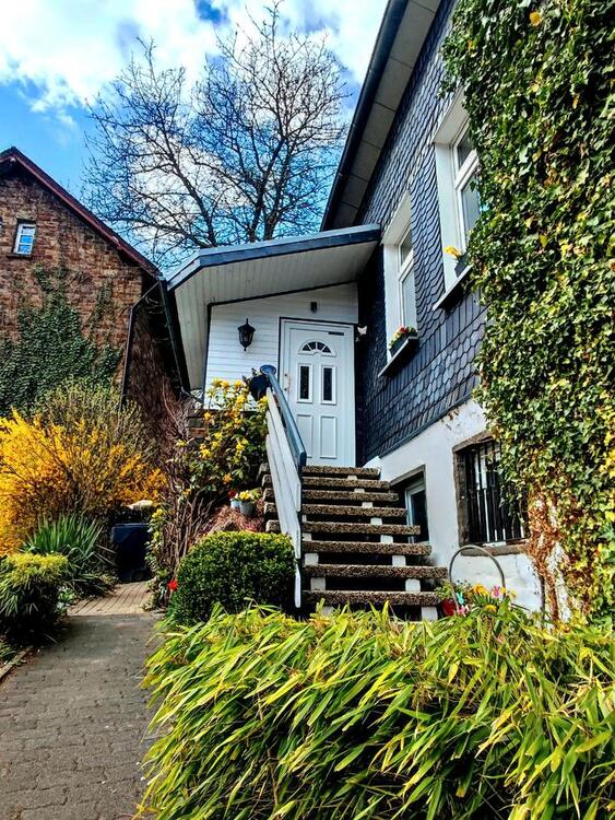 Thumbnail-Saniertes Fachwerkhaus zentral in Wiehl