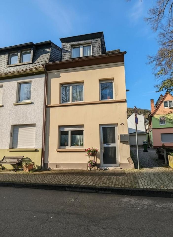 Thumbnail-Reiheneckhaus in direkter Rheinlage