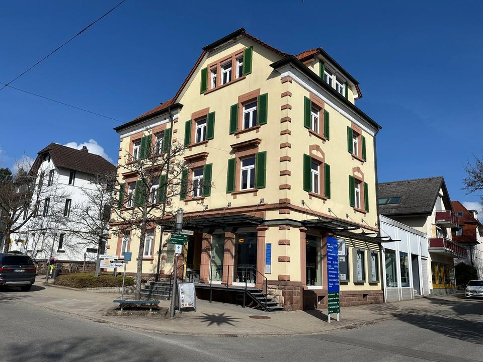 Thumbnail-Modernisierte 4-Zimmer-Wohnung in Altbauvilla – direkt am Kurpark