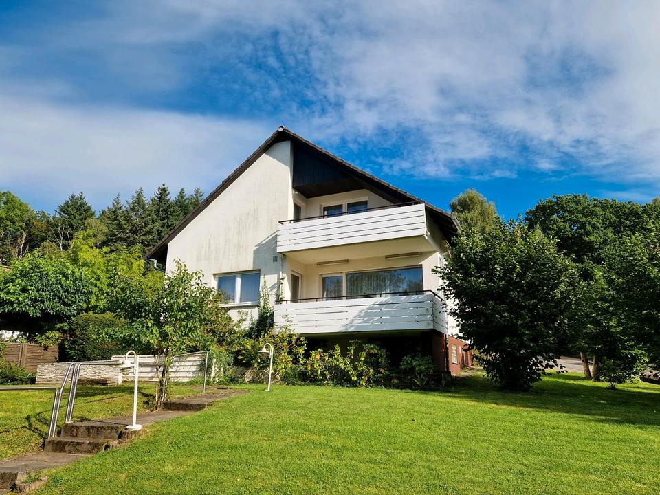 Thumbnail-Ein-Zweifamilien-Haus in Natur pur