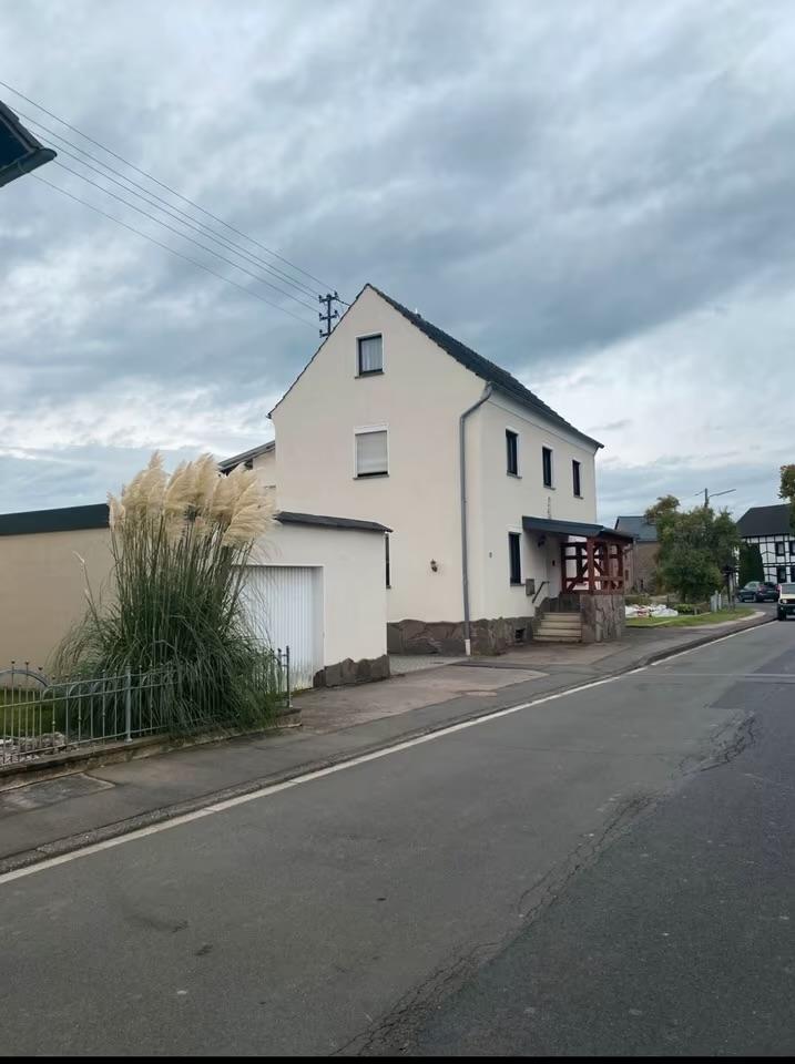 Thumbnail-Haus mit Einliegerwohnung