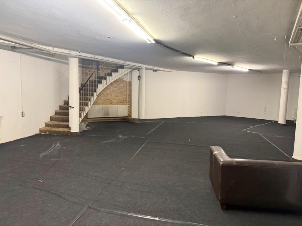 Thumbnail-Große Lagerfläche in Kassel City Zentrum mit Laderampe und Stellplatz