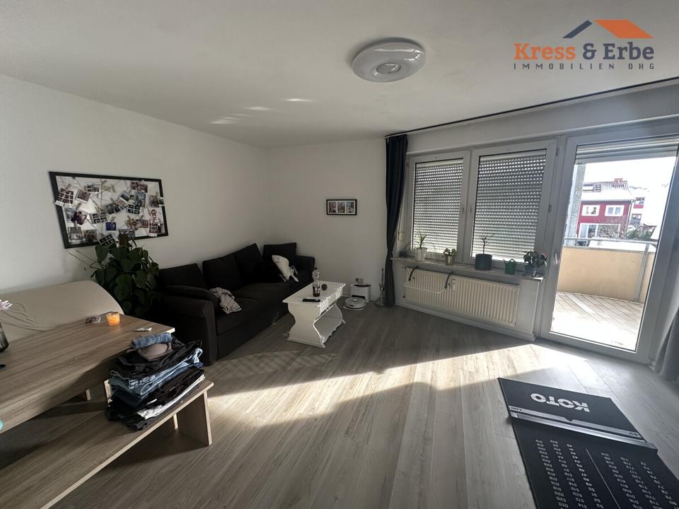 Thumbnail-3-Zimmer-Wohnung mit Balkon, Einbauküche und KFZ-Stellplatz in ruhigem Wohngebiet von Schlüchtern