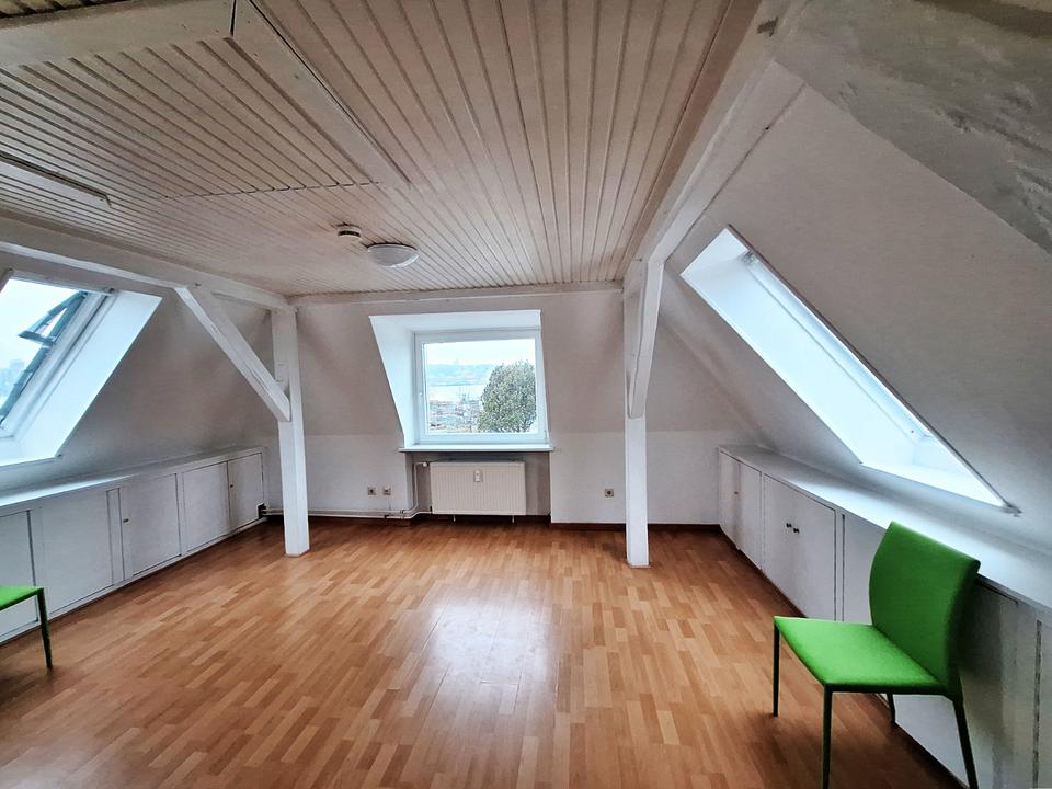 Thumbnail-2,5 Zimmer – DG – Nähe Harniskai