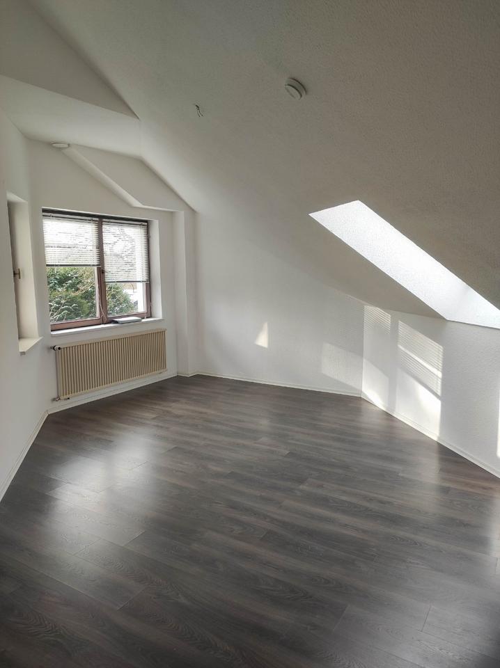 Thumbnail-WG Zimmer in (120qm)4- Zimmer-Wohnung für ukrainische Flüchtlinge