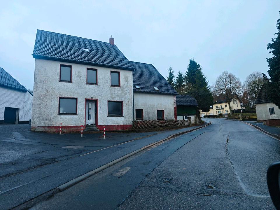 Thumbnail-Zwei Häuser stehen zum Verkauf Schmidtheim