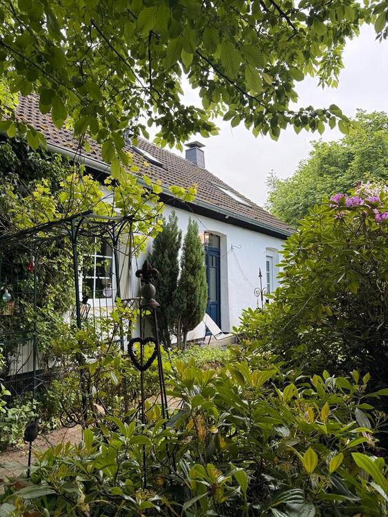 Thumbnail-Besonderes Haus mit unverbaubarem Blick und großem Grundstück