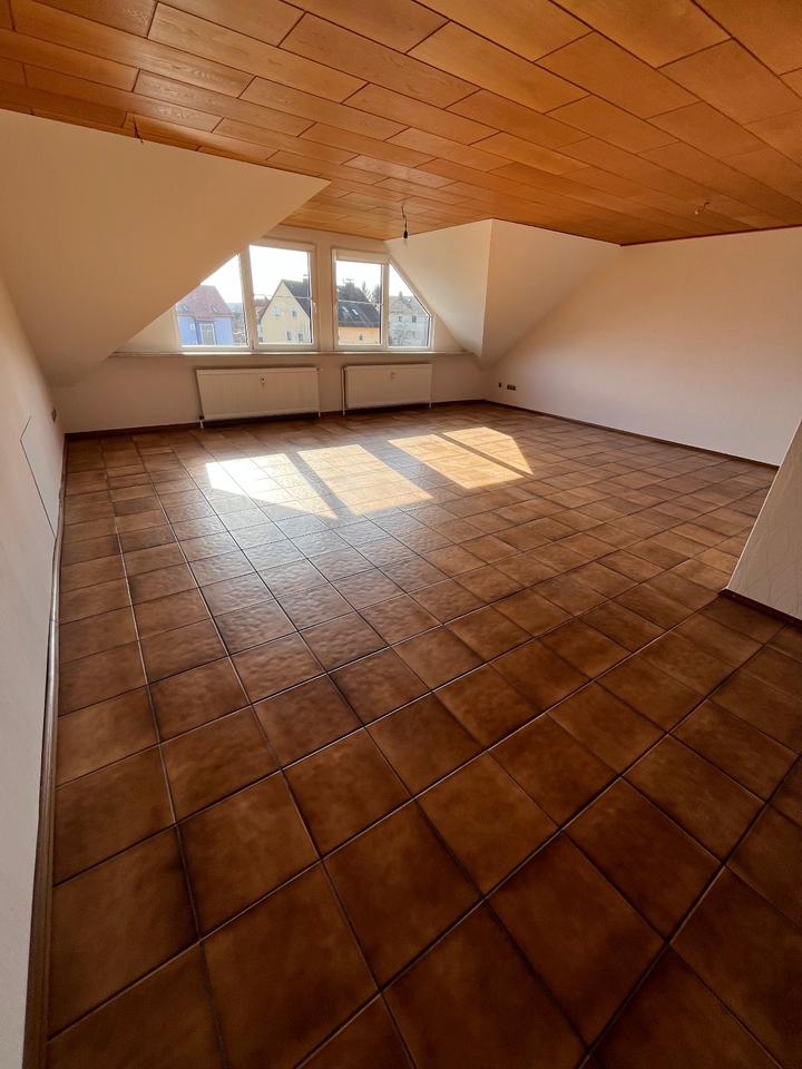 Thumbnail-Schöne, helle 3 Zimmer Dachgeschoßwohnung