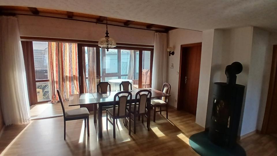 Thumbnail-Wohnung mit Wintergarten, Balkon (PV-Balkonanlage) und Kaminofen